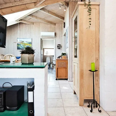 Ferienhaus Four-bedroom Holiday In 8