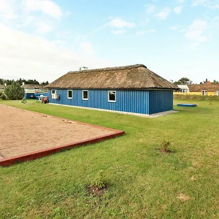 Four-bedroom Holiday In 8 Prázdninový dům