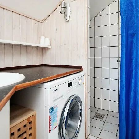 Four-bedroom Holiday In 8 Ferienhaus