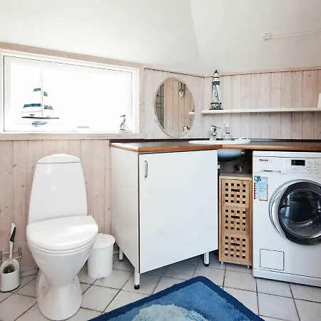 Ferienhaus Four-bedroom Holiday In 8 *