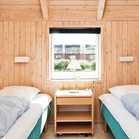 Prázdninový dům Four-bedroom Holiday In 8 *