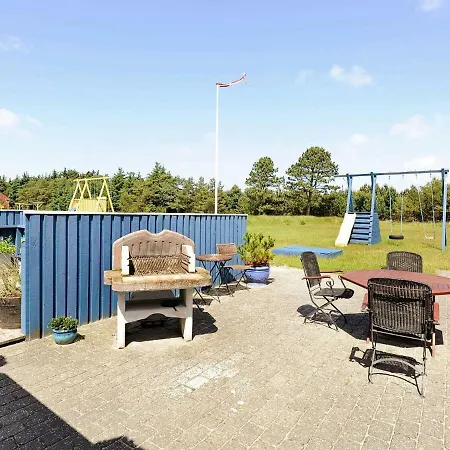 Four-bedroom Holiday In 8 Ferienhaus